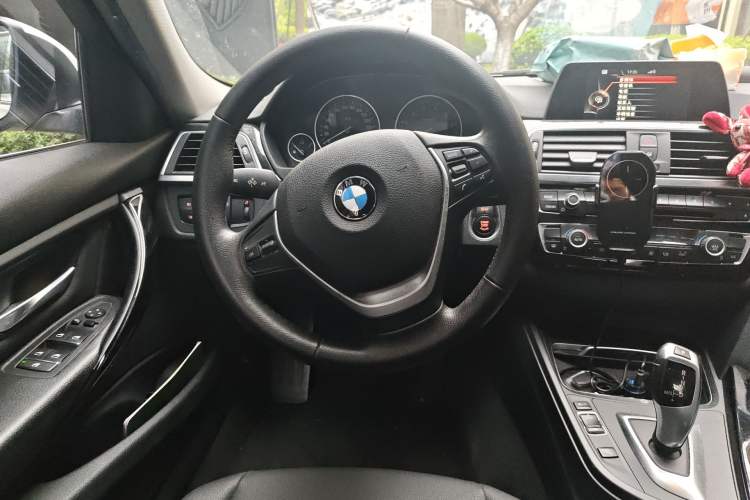 Used BMW 3 Series 2016 320Li Fashion Model
