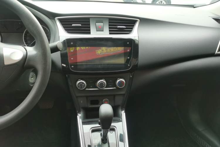 Used Nissan Sylphy 2021 Classic 1.6XL CVT Luxury Edition Audio And AC Panel