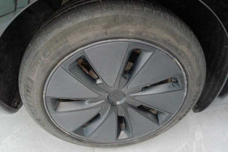 Used Tesla Model 3 2023 Rear-Wheel-Drive Version
