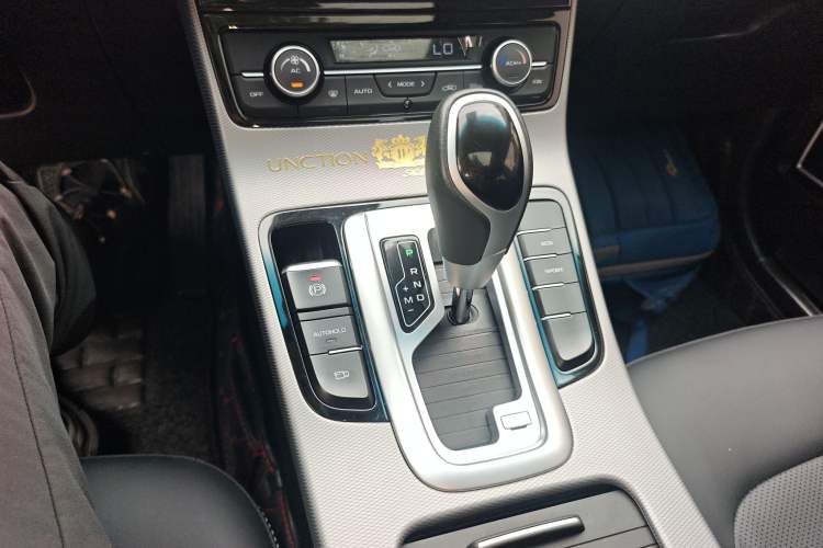 Used Geely Auto Emgrand GL 2018 1.8L DCT Elite Smart Connectivity Version Gear Lever