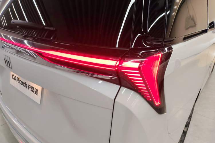 Used Buick GL8 2025 Lu Zun Deluxe Edition