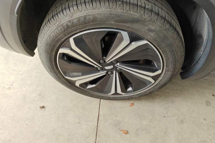 Used Geely Auto Monjaro L 2022 1.5T Thunder Hi·F Plug-in Hybrid Super Rui Right Rear Wheel Hub