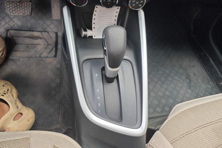 Used Chevrolet Cavalier 2021 325T Automatic Enjoyment Edition Gear Lever