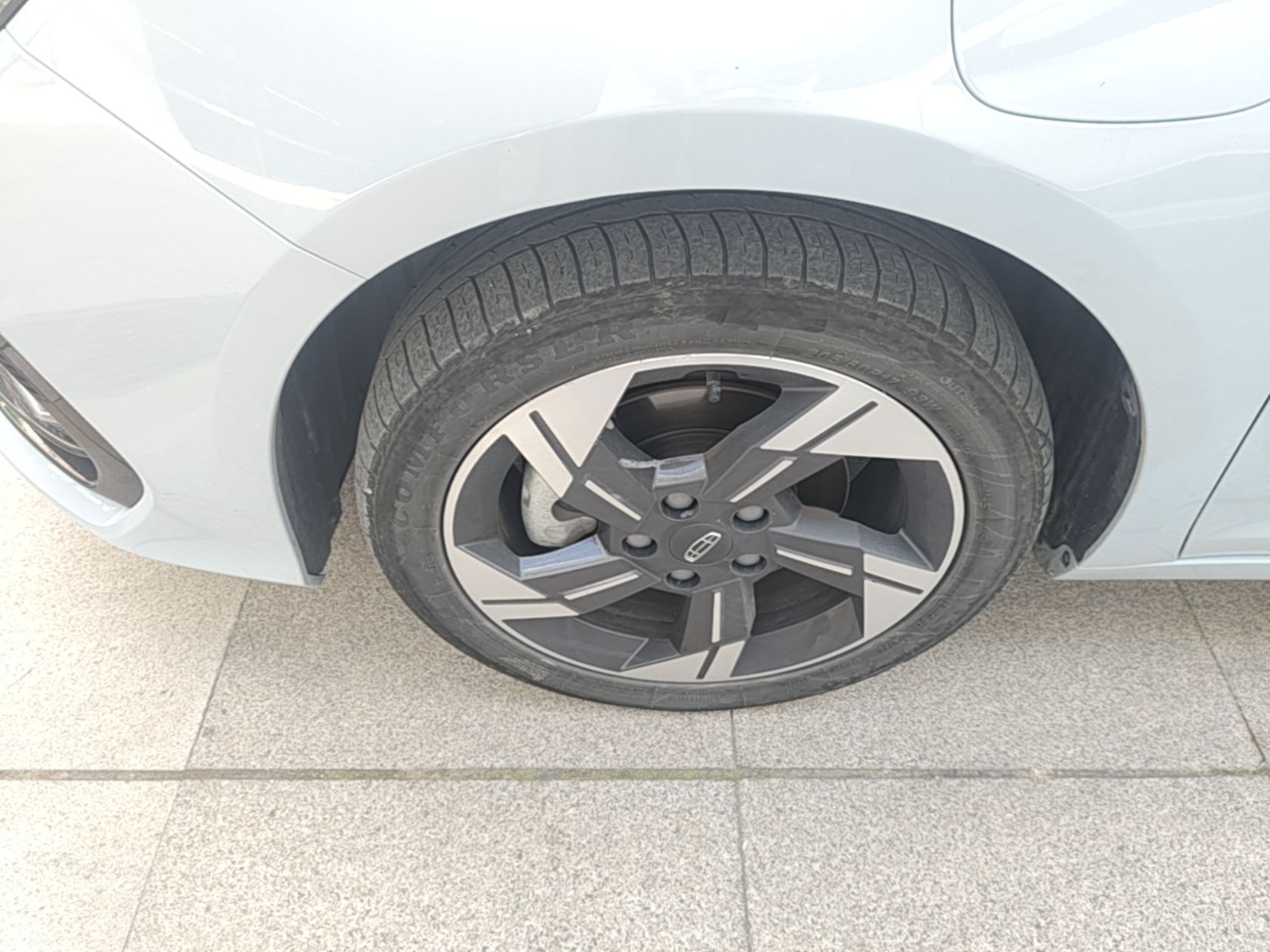 Geely Auto Emgrand L HiP 2022 1.5TD-DHT Pro 100KM Super Rui — снимка 10