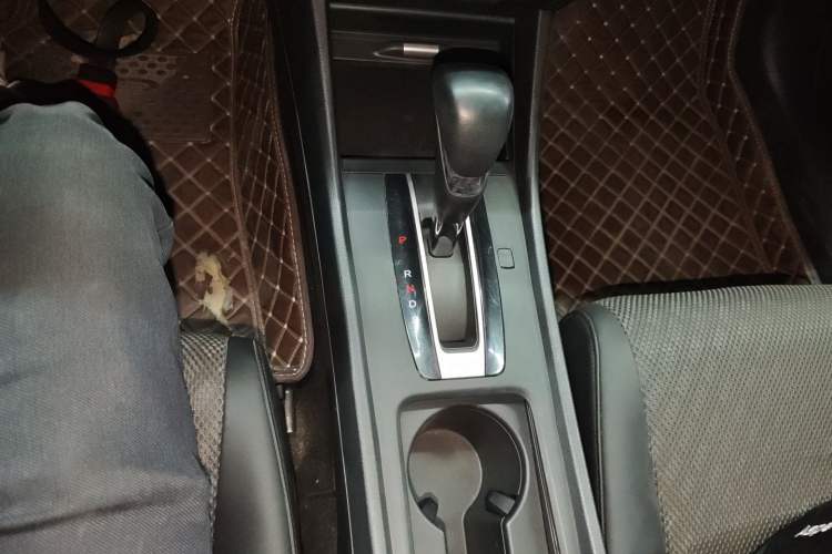 Used Honda Jade 2017 1.8L automatic Comfort version 5 seats
