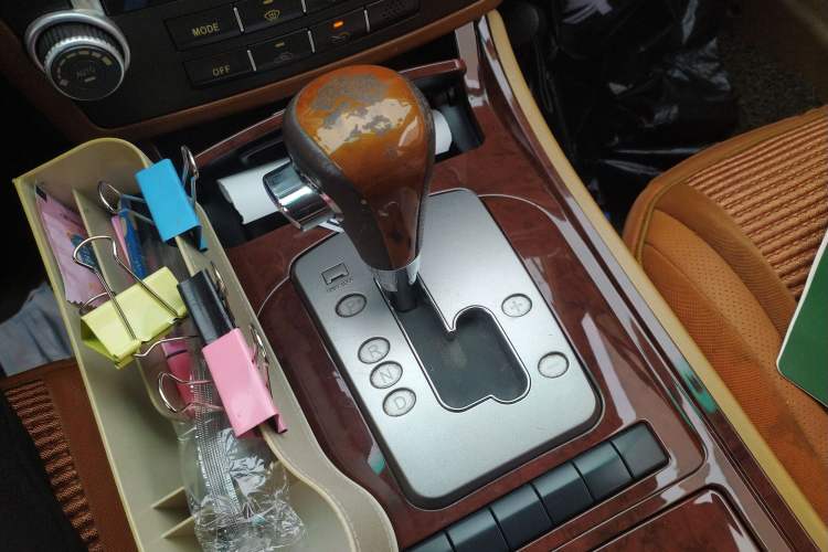 Used Huatai Boliger 2013 1.8T Automatic Two-Wheel Drive Zhihui Edition Gear Lever