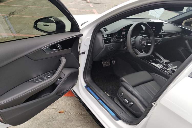 Used Audi A4L 2024 40 TFSI Luxury Dynamic Edition