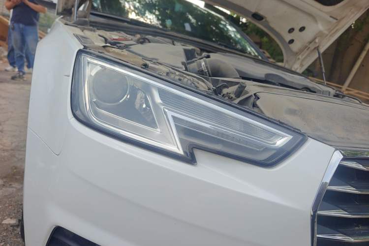 Used Audi A4L 2017 40 TFSI Ambition Edition
