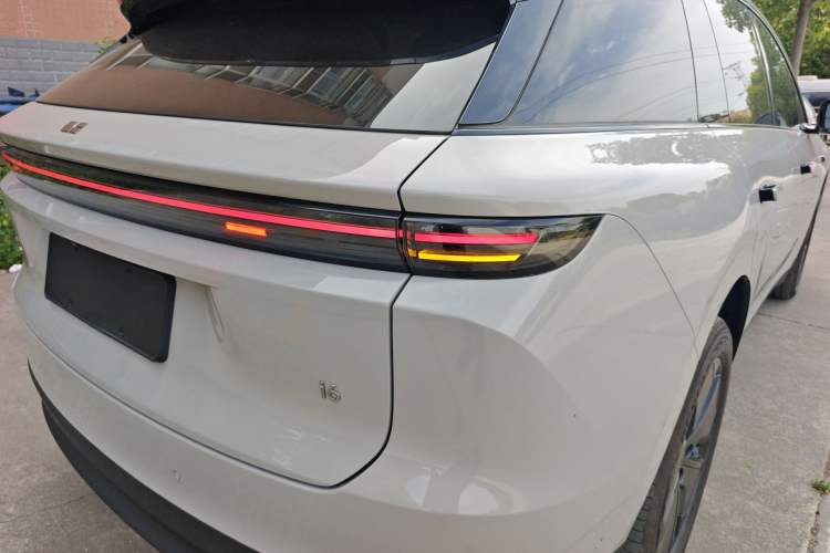 Used Li Auto i6 2025 Model Two-Wheel-Drive Standard Type Right Rear Taillight