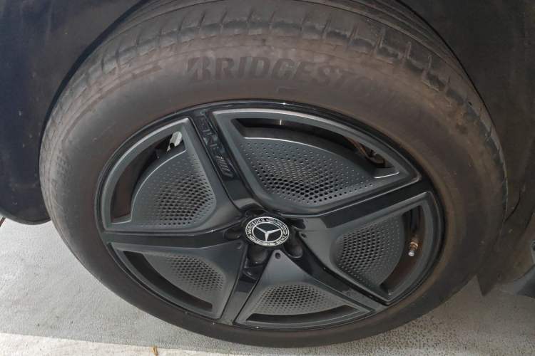 Used Mercedes-Benz EQE SUV 2023 500 4MATIC Special Edition Right Rear Wheel Hub