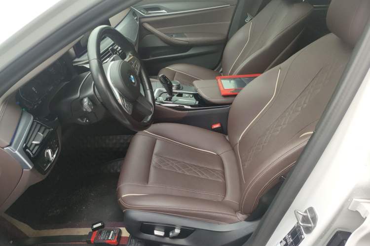 Used BMW 5 Series 2023 530Li Leading Model M Sport Package Left Front Seat