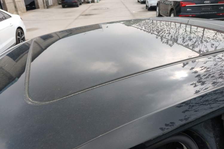 Used Volkswagen Magotan 2018 330TSI DSG Luxury Model Roof