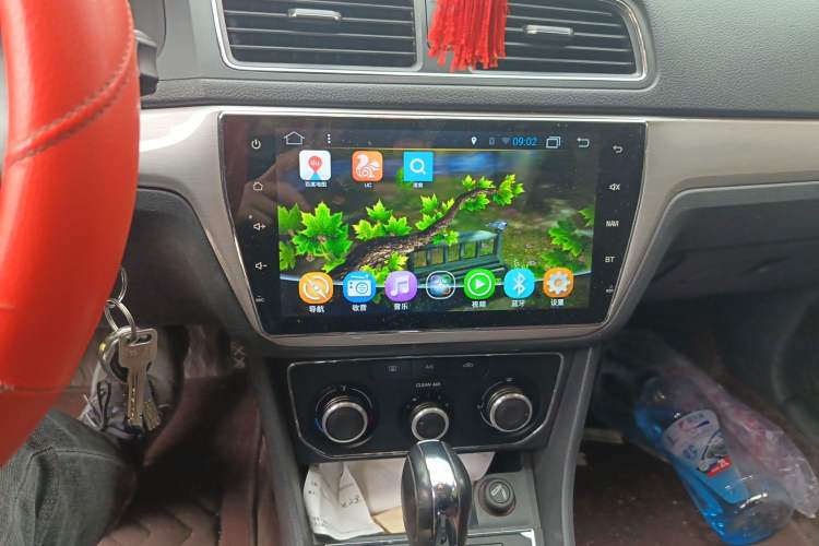 Used Volkswagen Lavida 2015 1.6L Automatic Comfort Edition Audio And AC Panel