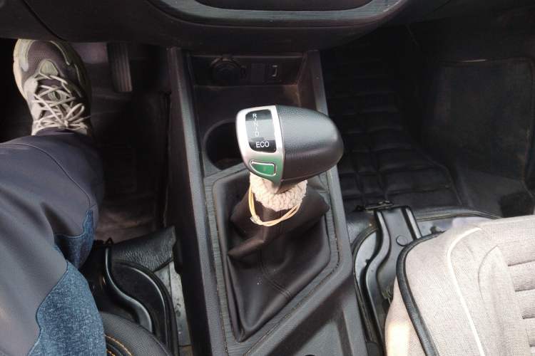 Used CHANGAN KAICHENG Ruixing EM80 2024 Comfort-Style 6-Seater 41.86 kWh Gear Lever