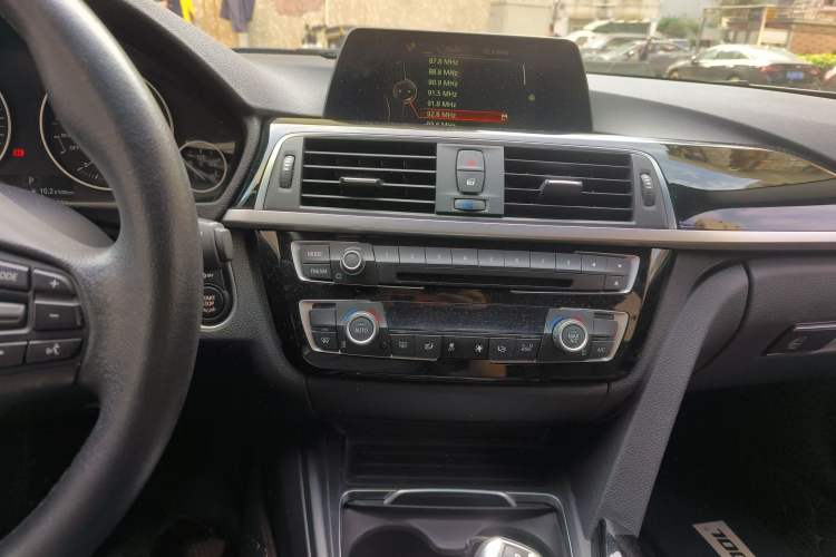 Used BMW 3 Series 2016 320Li Fashion Model
