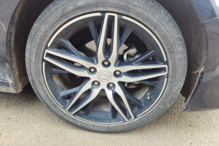 Used Honda Accord 2022 260TURBO Phantom Night · Prestige Edition Right Front Wheel Hub