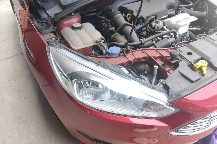 Used Ford Focus 2017 Sedan EcoBoost 125 Manual – Ultra-Style Edition with SmartDrive Features