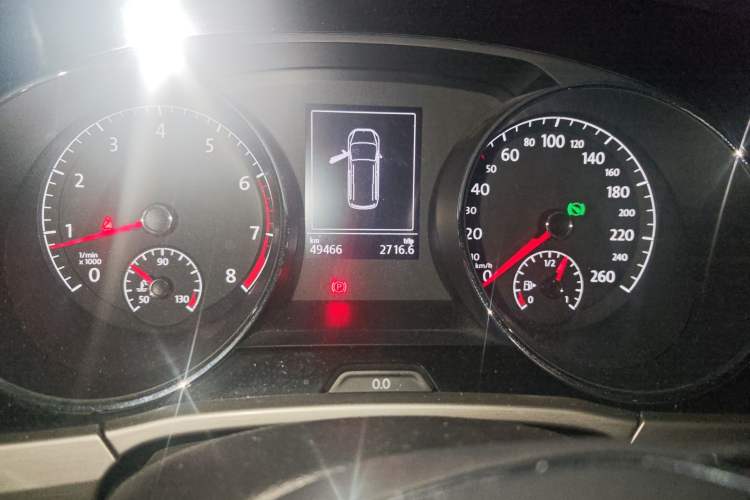 Used Volkswagen Touran 2018 Volkswagen Touran L 280TSI DSG Comfort Edition 7 Seats China V Emission Standard Odometer Close Up