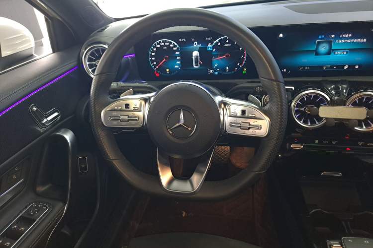 Used Mercedes-Benz A-Class 2022 Revised Version A 200 L Sport Sedan Fashionable Style