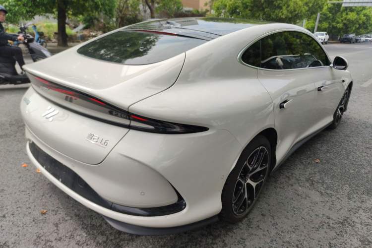 Used IM L6 2025 Ultra Model Rear Right 45 Deg