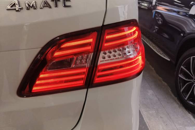 Used Mercedes-Benz M-Class 2014 ML 320 4MATIC
