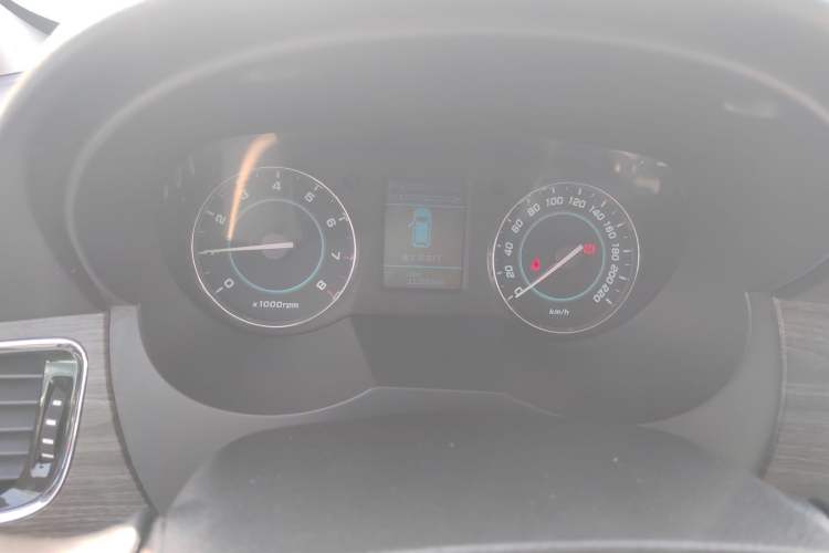 Used JAC Group Refine M5 2013 2.0T Gasoline Automatic Business Edition
