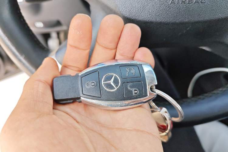 Used Mercedes-Benz E-Class 2011 E 300 L Fashion Prestige Model Vehicle Key