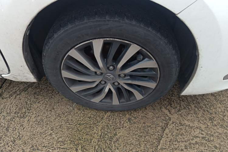 Used Toyota Corolla 2017 Revised Dual-Engine 1.8L E-CVT Elite Edition Right Front Wheel Hub