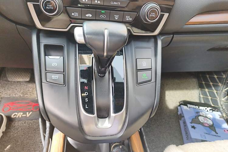 Used Honda CR-V 2017 240TURBO CVT Front-Wheel Drive Fashion Edition