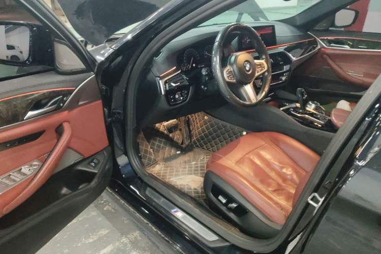 Used BMW 5 Series 2019 530Li Luxury Edition M Sport Package Driver Seat