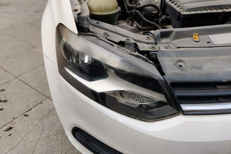 Used Volkswagen Polo 2016 1.4L Manual Fashion Model