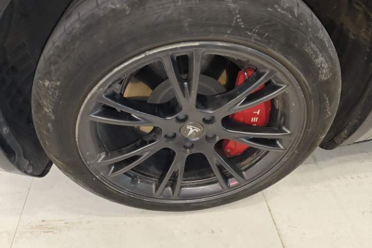 Used Tesla Model Y 2023 Rear-Wheel-Drive Version
