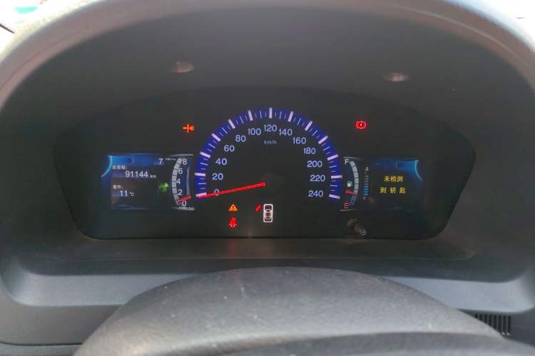 Used BYD G6 2011 2.0L Manual Luxury Version
