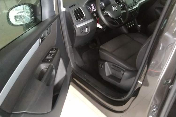 Used Volkswagen Sharan 2018 380TSI Comfort Edition 7-Seater Driver Seat