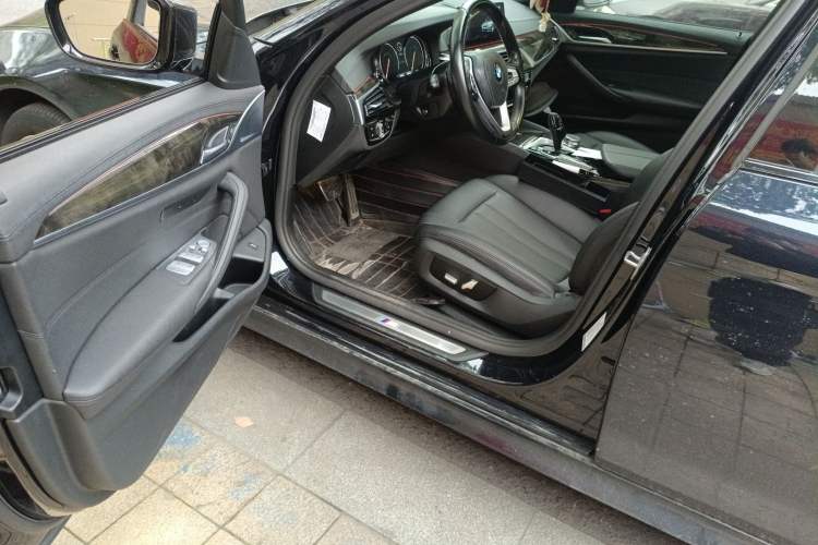 Used BMW 5 Series 2018 525Li M Sport Package