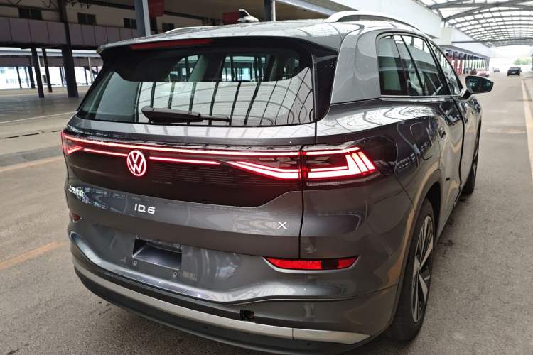 Used Volkswagen ID.6 X 2023 Pure Long-Range Version Rear Right 45 Deg