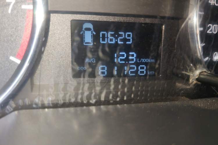 Used JAC Refine M3 2016 IKEA Edition 1.6L Luxury Smart Model Odometer Close Up