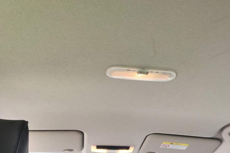 Used Nissan Kicks 2017 1.5L CVT Smart Edition Headliner