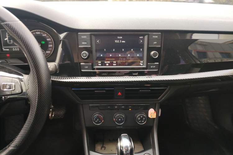 Used Volkswagen Lavida 2018 1.5L Automatic Comfort Edition China V Standard Audio And AC Panel