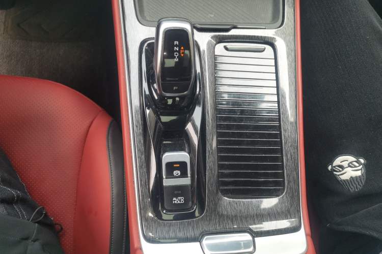 Used Dongfeng Aeolus Yixuan MAX 2021 1.5T Ultra-Stylish Trendsetter Edition Gear Lever