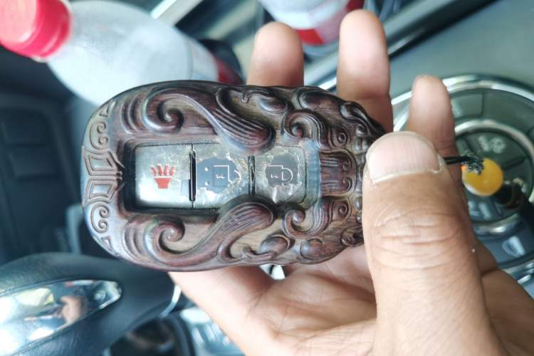 Used Nissan Patrol 2019 Y62 4.0L SE-T1 Middle East Vehicle Key