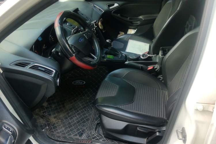 Used Ford Focus 2015 Sedan 1.6L Manual Fashion Edition Left Front Seat
