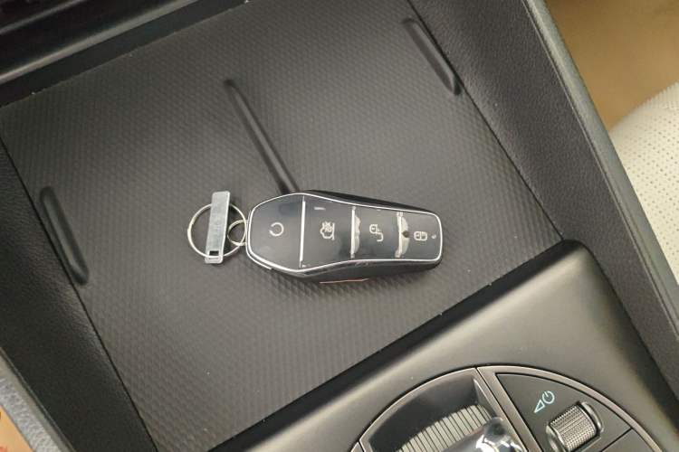 Used BYD Seal 05 DM-i 2025 DM-i Intelligent Drive 120KM Flagship Model Interior 1