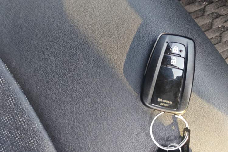 Used Toyota IZOA 2020 2.0L Yichi Version Vehicle Key
