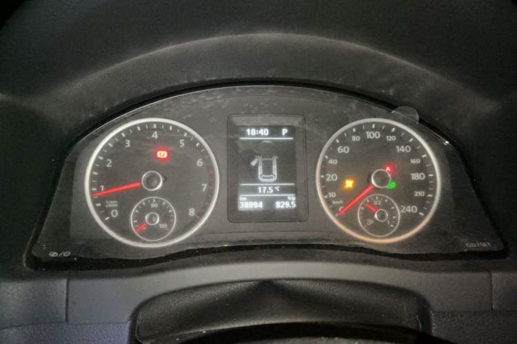 Used Volkswagen Tiguan 2016 280TSI Automatic Two-Wheel-Drive Silk Road Style Edition Instrument Cluster