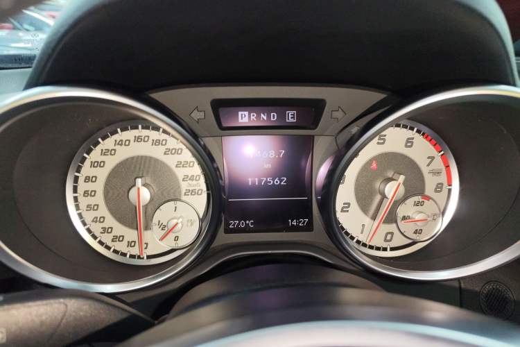 Used Mercedes-Benz SLK-Class 2011 SLK 200 Fashion Model
