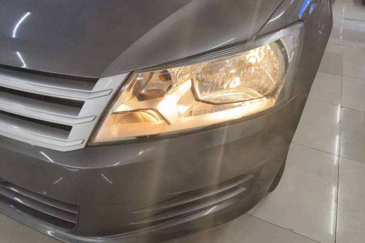 Used Volkswagen Santana 2015 1.6L Automatic Fashion Edition