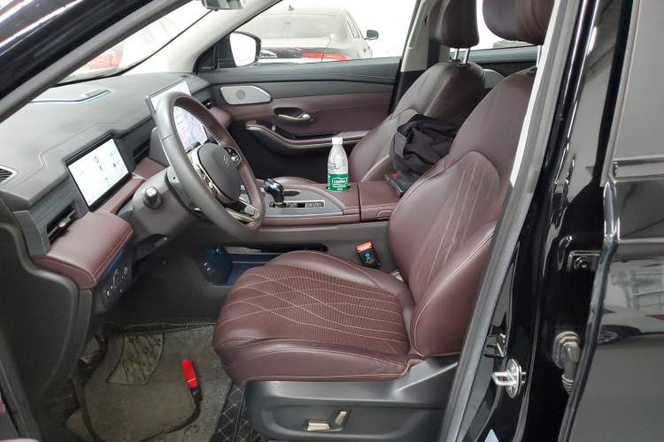 Used JETOUR X90 PRO 2024 2.0T DCT Prestige 7-Seater
