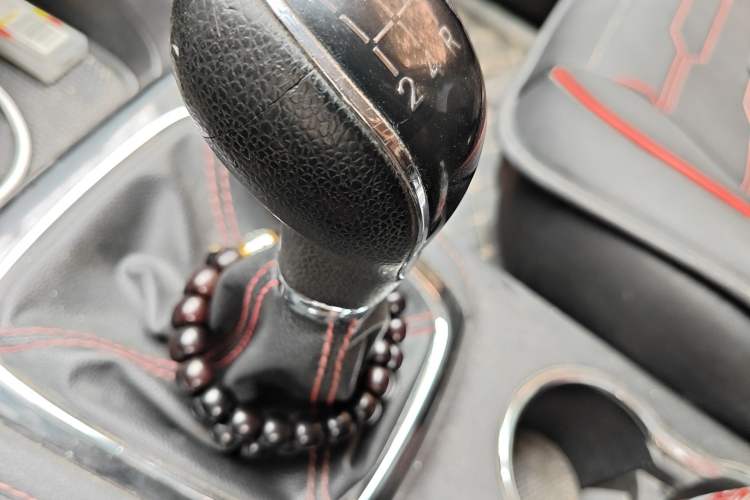 Used CHANGAN OSHAN A800 2017 1.6L Manual Comfort Model Gear Lever