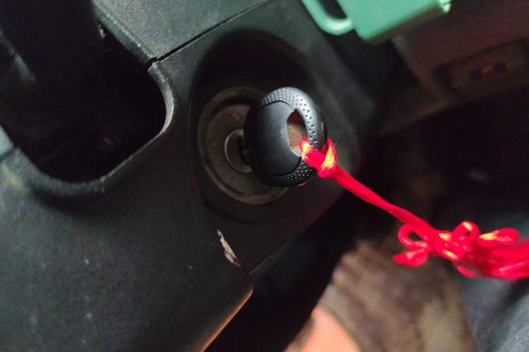 Used FORTHING Lingzhi 2013 M5 Q3 2.0L 7-seat Long-wheelbase Luxury Model